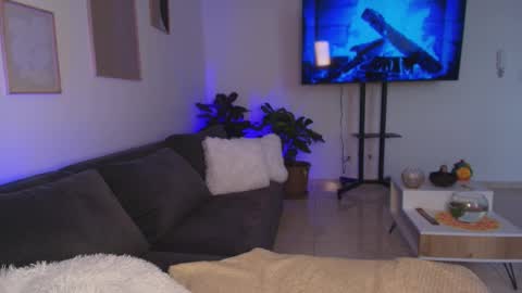 Eli  online show from April 8, 7:50 pm