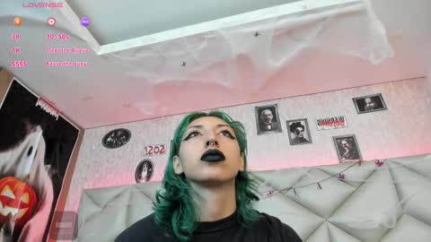  Im Gaia online show from October 10, 1:17 pm