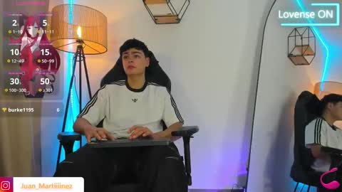 Snapshot of im_juaniito chatting on November 2, 2:55 am 40 OFF TODAY online show from November 2, 2:55 am