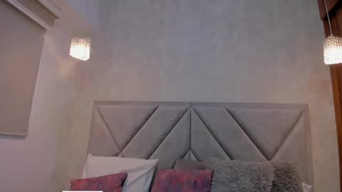 Manu  online show from April 20, 8:23 pm