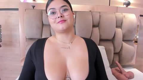 im mou  online show from February 18, 1:00 pm