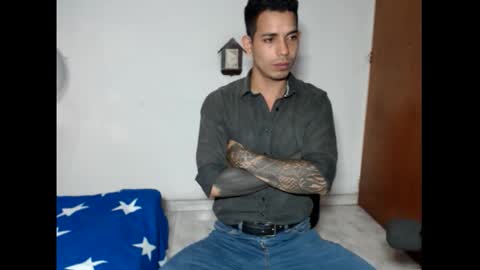 im_taylor24 online show from November 20, 9:45 pm