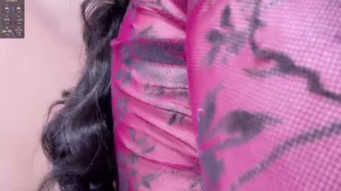 Snapshot of im_yours_01 chatting on February 17, 2:42 am daniella online show from February 17, 2:42 am