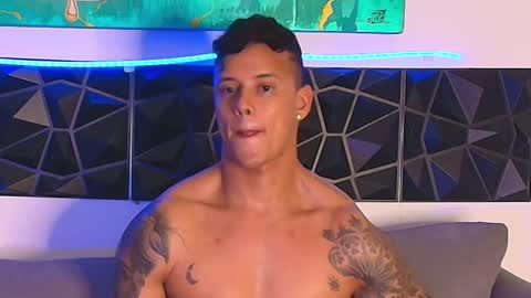 Snapshot of imconor chatting on February 11, 1:20 am imconor online show from February 11, 1:20 am