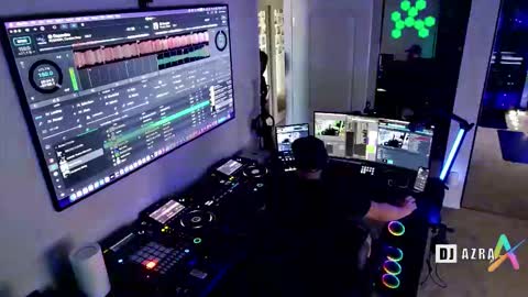 Snapshot of imdjazra chatting on October 17, 9:30 pm DJ Azra online show from October 17, 9:30 pm