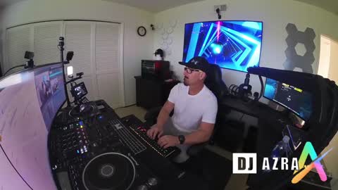 Snapshot of imdjazra chatting on February 6, 8:02 pm DJ Azra online show from February 6, 8:02 pm