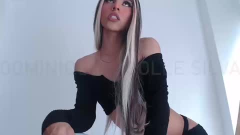 Snapshot of imdominique chatting on September 16, 1:35 pm online show from September 16, 1:35 pm