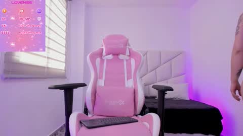  independient model online show from November 1, 1:54 pm