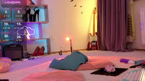  Dina  Help me reach 100 likes  online show from May 29, 2:09 am