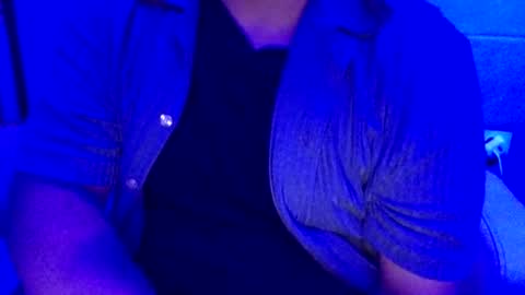 Inchesofhappiness7 online show from October 31, 11:43 am