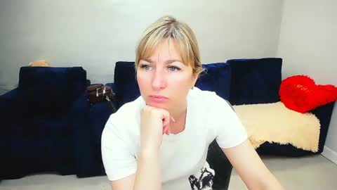 incredible_ariela online show from June 30, 10:25 am