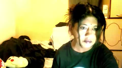 indianpleasures21 online show from April 21, 1:42 am