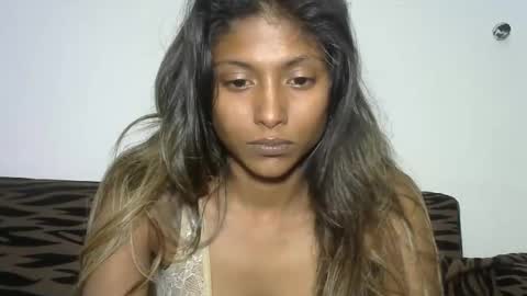 indianqtpie6 online show from December 4, 6:44 pm