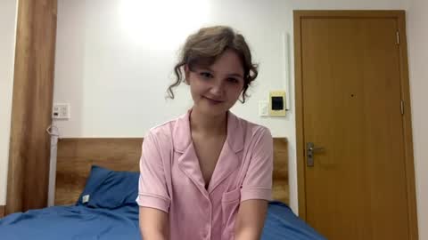 Viola online show from May 22, 1:29 pm