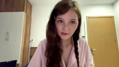 Viola online show from May 17, 1:53 pm