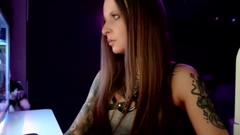 Snapshot of inesdesire chatting on February 12, 7:45 pm InesDesire online show from February 12, 7:45 pm