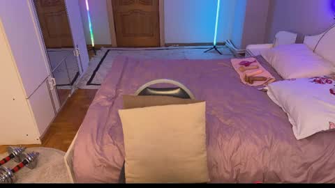 ingridhotty online show from April 8, 2:58 am