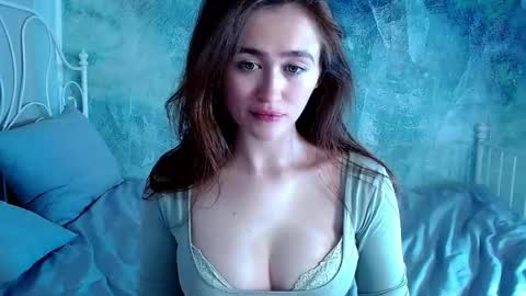 Lina online show from April 12, 2:21 pm