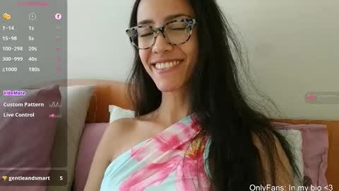 Laroa online show from February 22, 7:49 pm