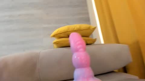 Irene online show from March 3, 9:27 am