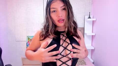  I R E N N E online show from February 4, 1:15 pm