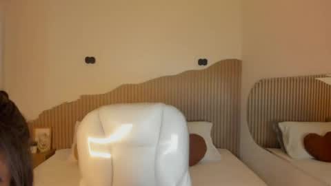 iris8_ online show from April 20, 7:17 pm