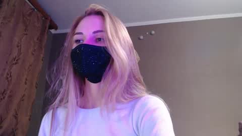 Lily online show from September 26, 4:15 pm