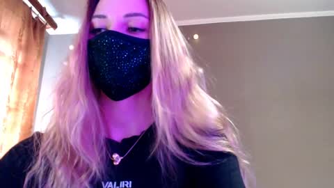 Lily online show from April 21, 2:46 pm