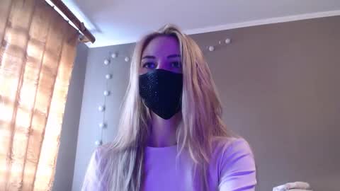 Lily online show from September 18, 10:30 am