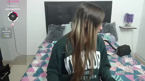 Snapshot of iris_love18 chatting on February 26, 2:08 am IRIS online show from February 26, 2:08 am