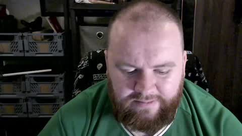 Snapshot of irishdaddy24 chatting on December 6, 4:01 pm twitter theirishman205 online show from December 6, 4:01 pm