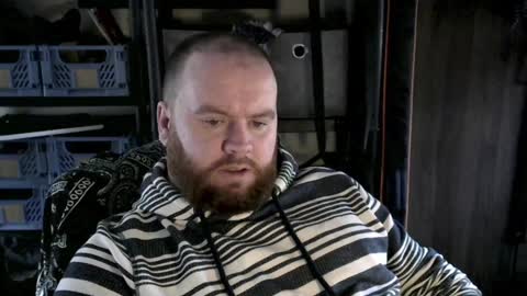 Snapshot of irishdaddy24 chatting on December 8, 12:19 pm twitter theirishman205 online show from December 8, 12:19 pm