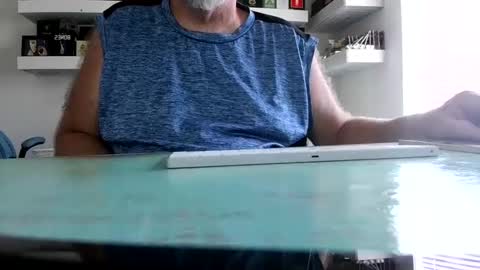 Snapshot of irishdudeloveoib chatting on September 24, 8:26 pm Irishdudelove online show from September 24, 8:26 pm