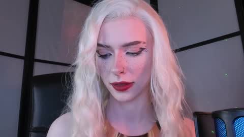 Snapshot of irisice chatting on January 6, 1:42 am Miss Iris Fansly Miss Iris new inst.  online show from January 6, 1:42 am