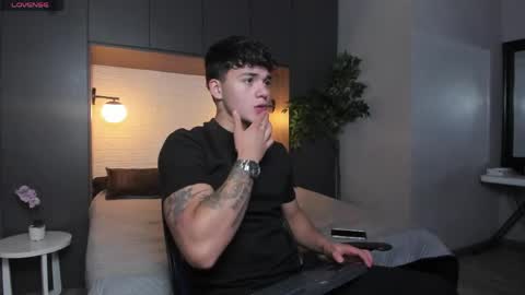 Iron Tous online show from April 26, 11:02 pm