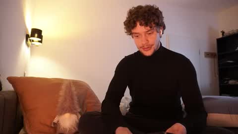 Sam online show from December 3, 8:20 pm