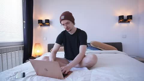 Sam online show from April 26, 12:58 pm