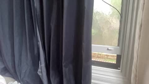 iroquois_cheeb online show from October 8, 6:52 am