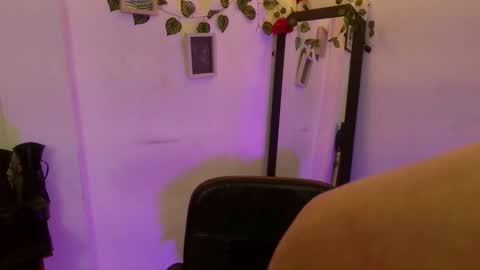 Snapshot of isa_bunny18 chatting on October 18, 9:41 pm isabela online show from October 18, 9:41 pm