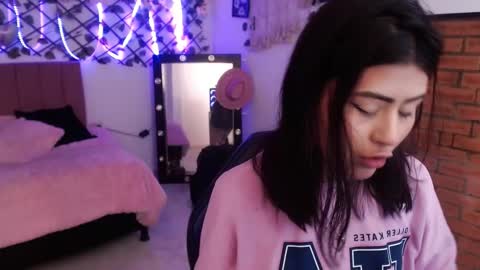 Snapshot of isa_bunny18 chatting on September 10, 3:18 am isabela online show from September 10, 3:18 am