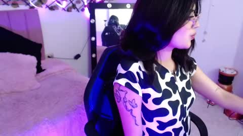 Snapshot of isa_bunny18 chatting on October 21, 2:27 am isabela online show from October 21, 2:27 am