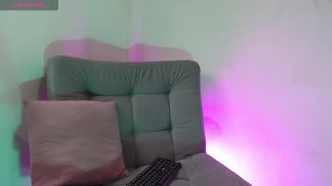 Isabella Hall online show from February 8, 10:35 pm