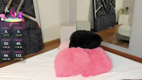 oIssaJonneso online show from September 10, 12:28 pm