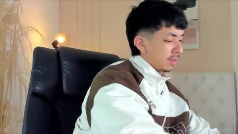 isaac_cryston online show from November 24, 9:02 pm