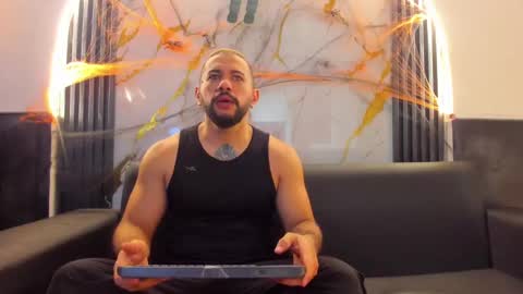 Snapshot of isaac_franko chatting on October 20, 9:31 pm isaac_franko online show from October 20, 9:31 pm