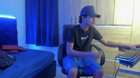 isaac_master77 online show from November 2, 11:05 pm