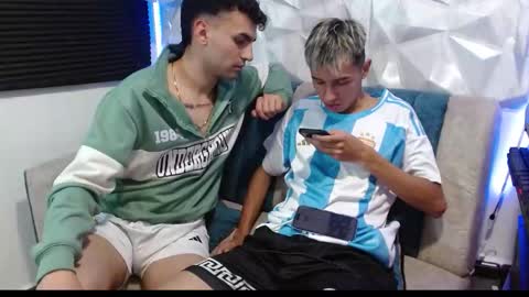 Snapshot of isaac_tan chatting on September 19, 2:16 am Isaac tan online show from September 19, 2:16 am