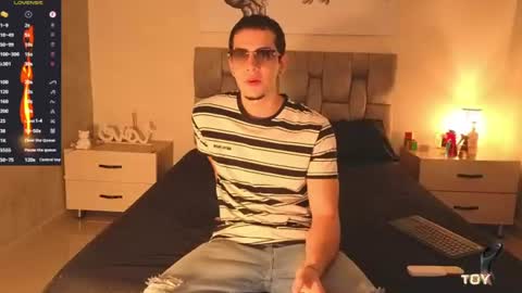 isaacblaze  online show from July 16, 3:43 am
