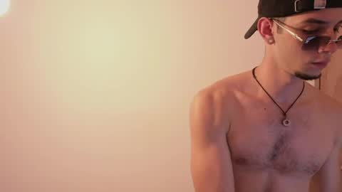 isaacblaze  online show from May 16, 4:42 am