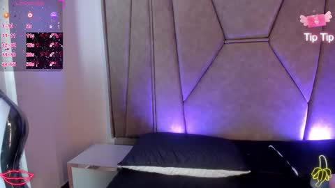 isabela Collins online show from October 2, 12:59 pm